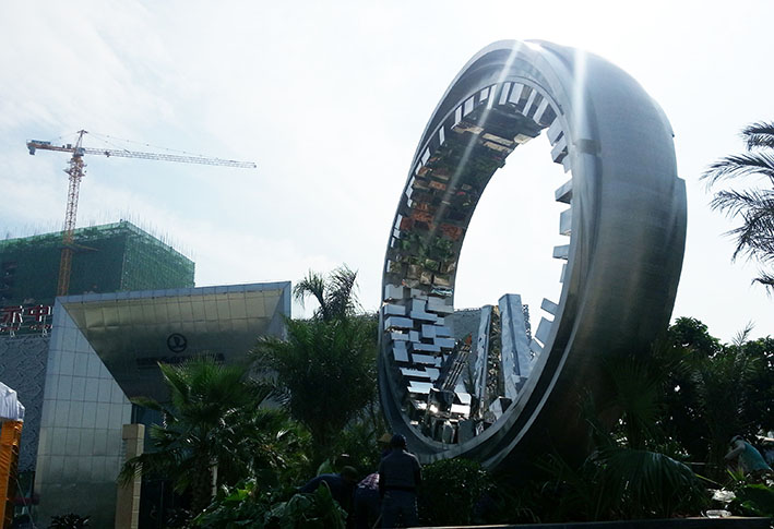 昆明萬達(dá)廣場(chǎng)雕塑